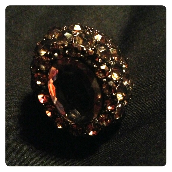 Gorgeous stretch sparkly ring
