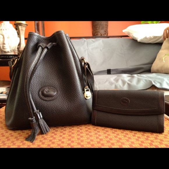 Vintage Dooney & Bourke drawstring bag & wallet