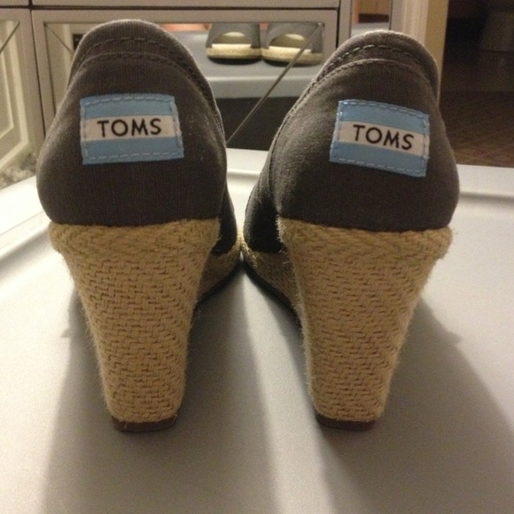 TOMS Shoes - TOMS Wedges