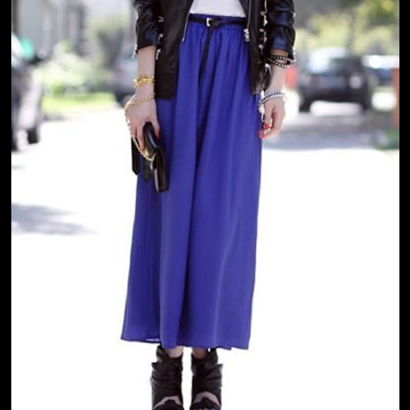 Dresses & Skirts - 🎉🎉New Royal blue chiffon lined skirt XS