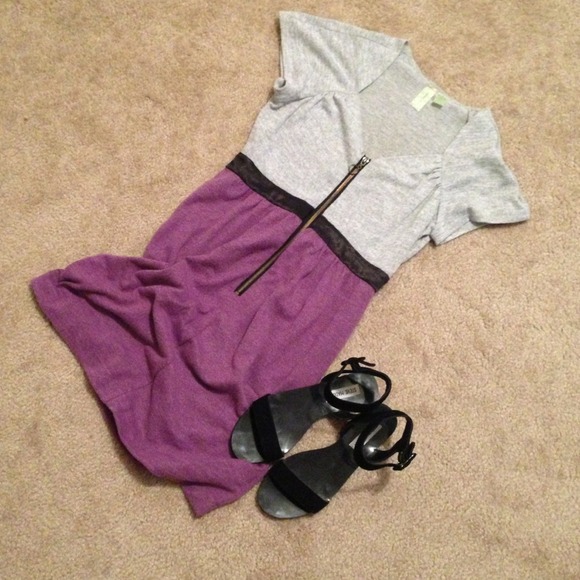 Color block short dress.