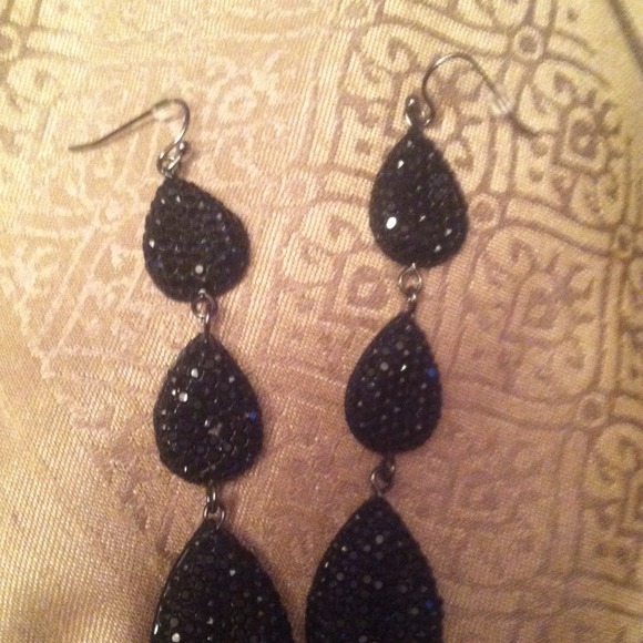 Black chandler ear rings!