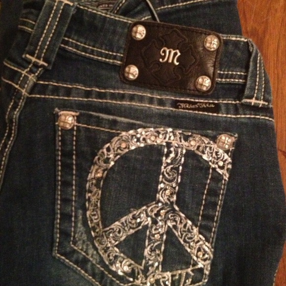 Miss Me size 30 jeans. Just like new!! - Picture 3 of 4