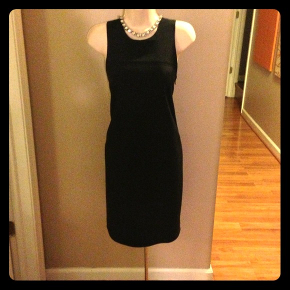 Vince Dresses & Skirts - Black silk Vince  shift dress