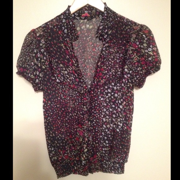 💜💜SOLD💜💜Sheer Floral Peasant Top