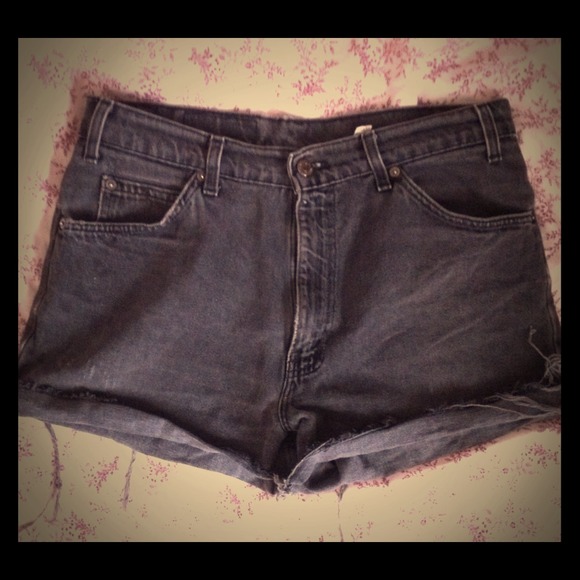 Dark gray/black high waisted Levi cutoffs