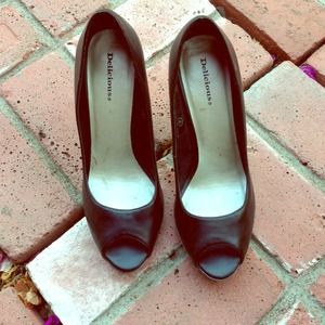 Cute open toes shoes 9