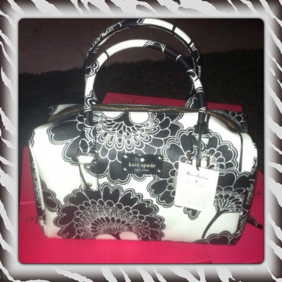 📌SOLD📌NWT Authentic Kate Spade handbag