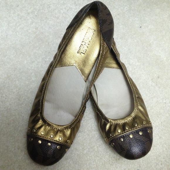 **Sold** MICHAEL Michael Kors Flats