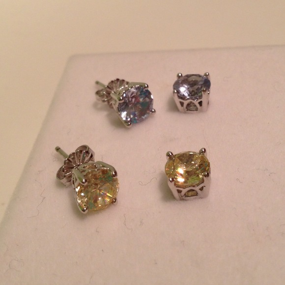 ⛔SOLD⛔Diamond earrings
