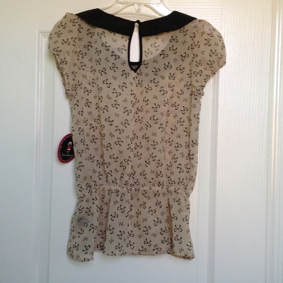 NWT top -S - Picture 2 of 2