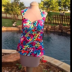 SOLD!!!     Swimsuit top tankini