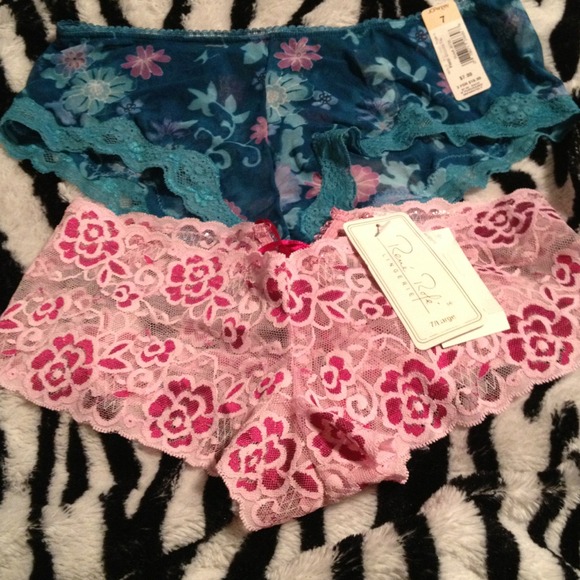 👉2 pair Size 7 panties