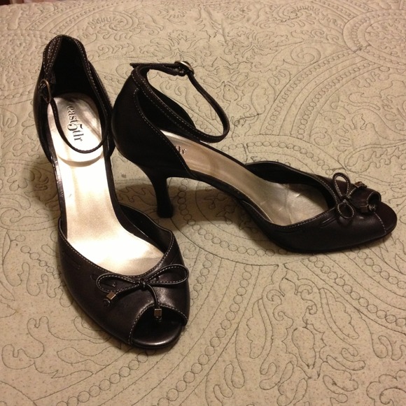 Open toe black heels