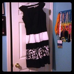 Black and white dress size 6