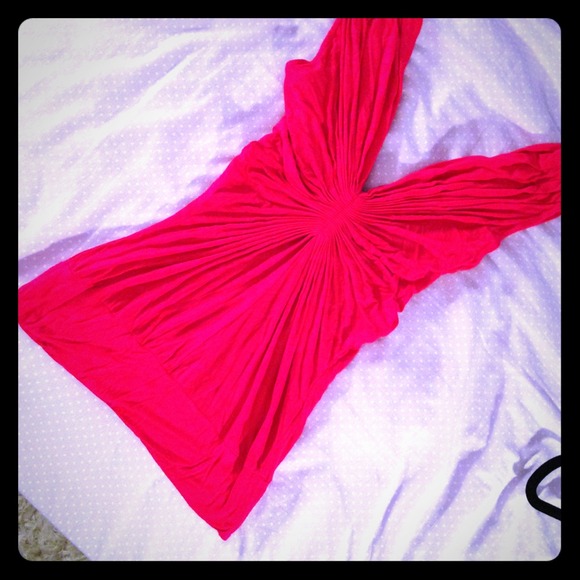 ⛔No longer available⛔Hot pink top