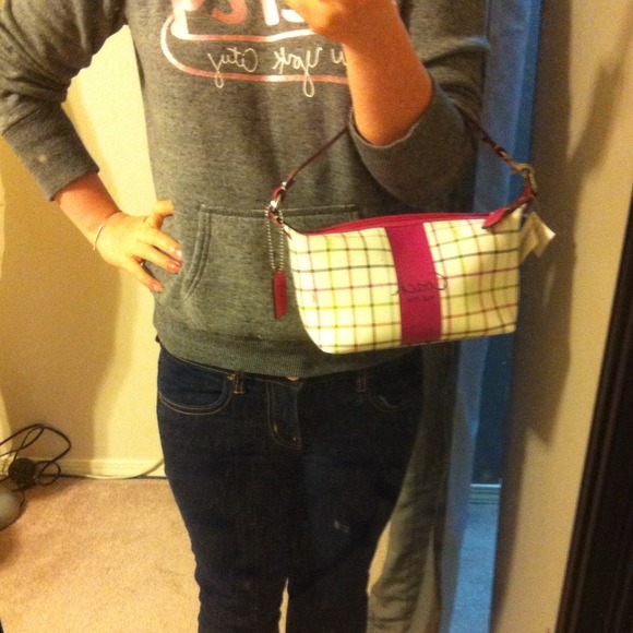 Coach - Picture 2 of 4