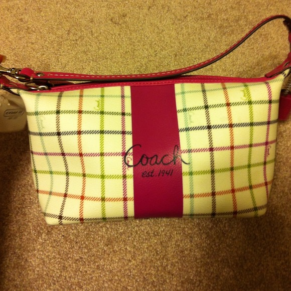 Coach - Picture 3 of 4