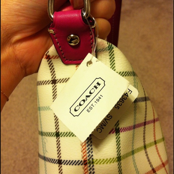 Coach - Picture 4 of 4