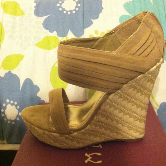wedges - Picture 2 of 3