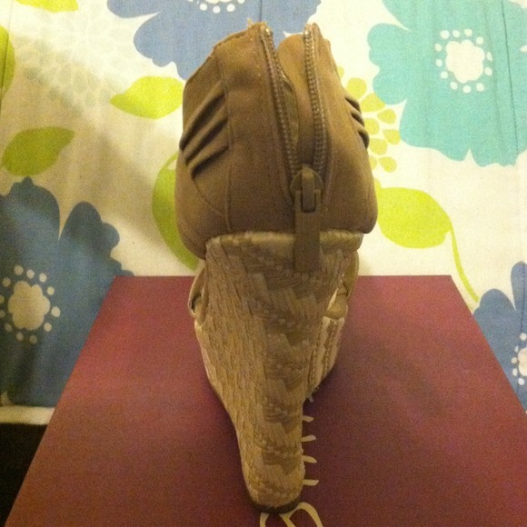 wedges - Picture 3 of 3