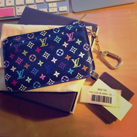 SOLD 💯% Authentic Louis Vuitton Poche Cles