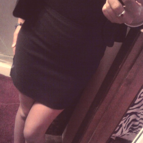 Black Mid-Length High Waisted Skirt.🎀 - Picture 2 of 4