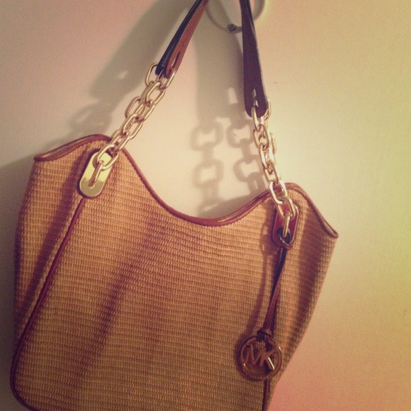 Michael kors purse never used!