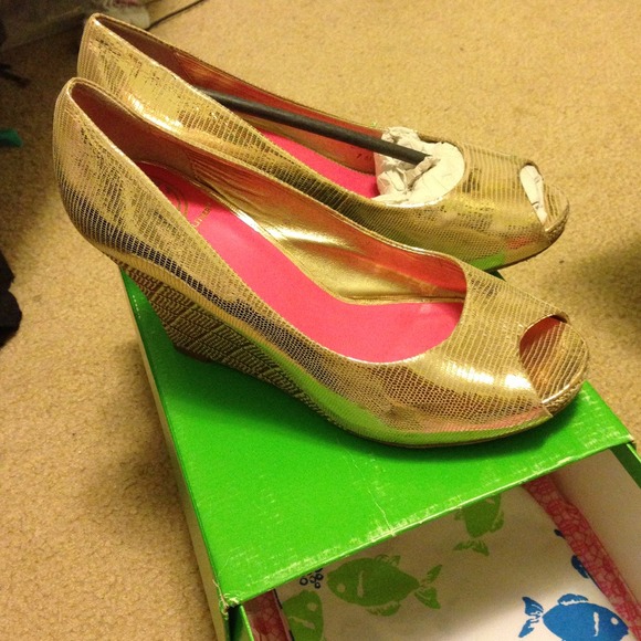 Lilly pulitzer metallic gold resort chic wedge