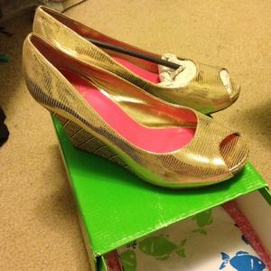 Lilly pulitzer metallic gold resort chic wedge