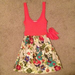 Coral flower print dress!🌸