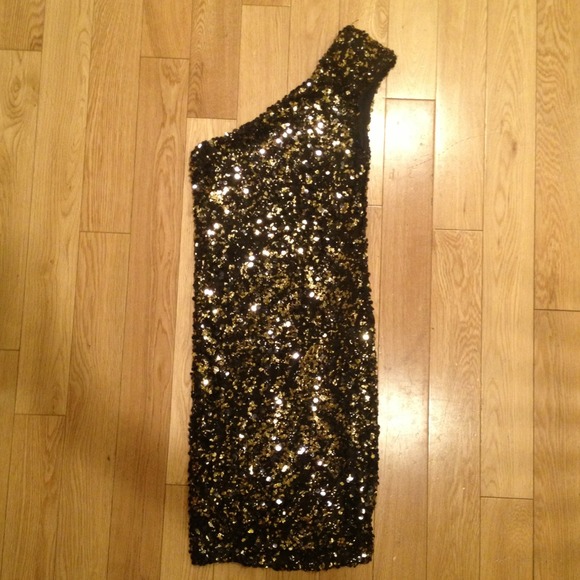 One shoulder sequin party dress