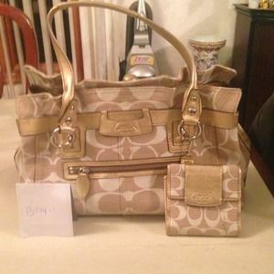 REDUCED! 💯% AUTHENTIC COACH BAG AND WALLET