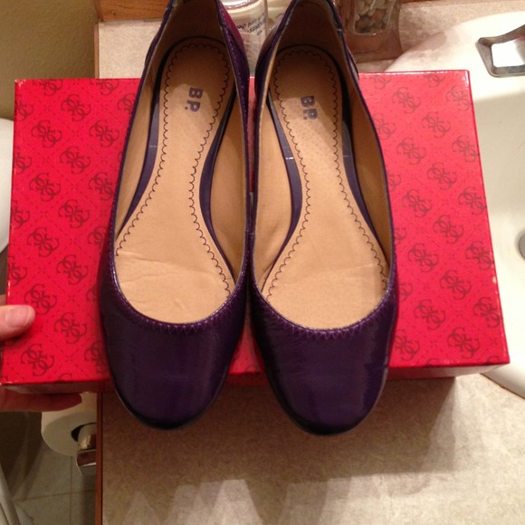 Flat shoes