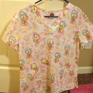 scrub top tweety size M NEW & blue tweety