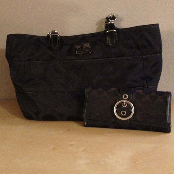 *TRADED* Coach purse and wallet
