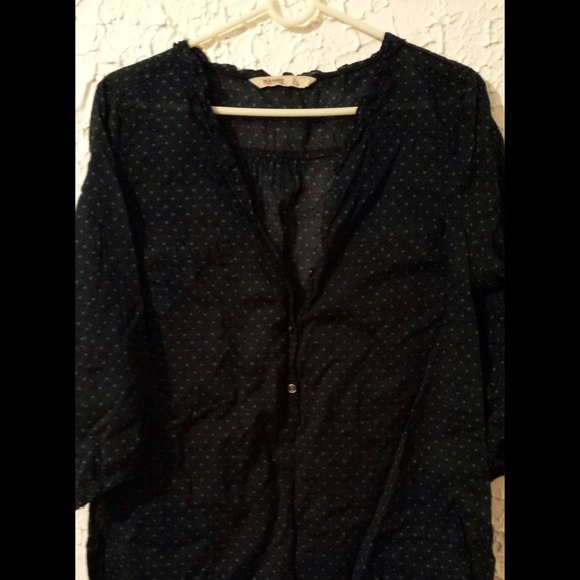Navy blue shirt w/ green polka dots - Picture 1 of 3