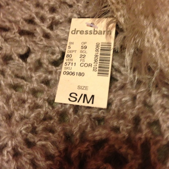 Super adorable fur pullover!! 👠😍 price? - Picture 2 of 3