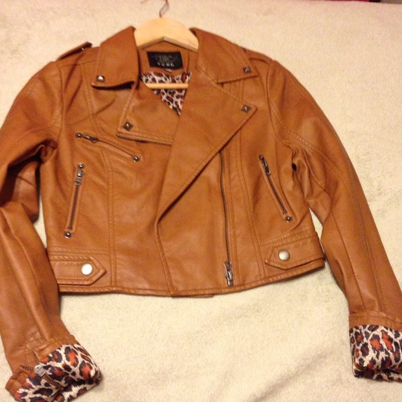 Brown faux leather jacket. Price? Sell?! - Picture 2 of 4