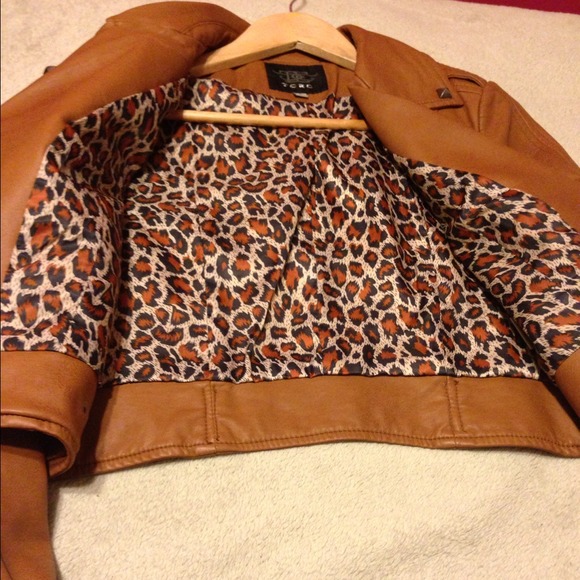 Brown faux leather jacket. Price? Sell?! - Picture 4 of 4