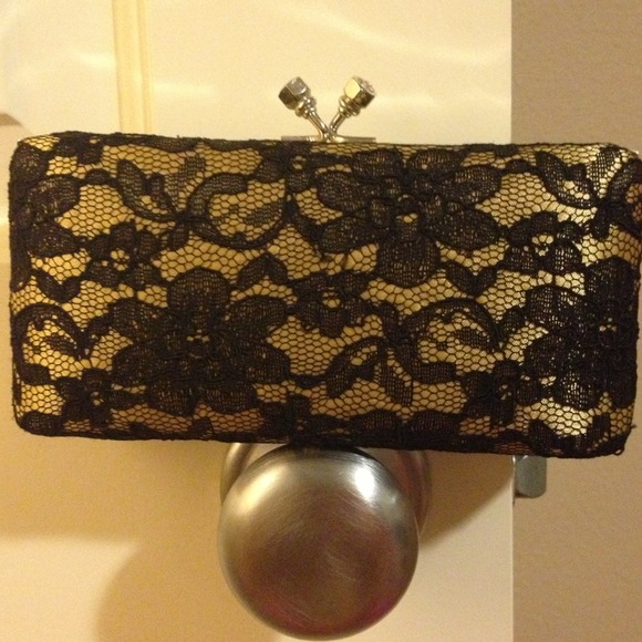clutch black lace and gold LIKE NEW