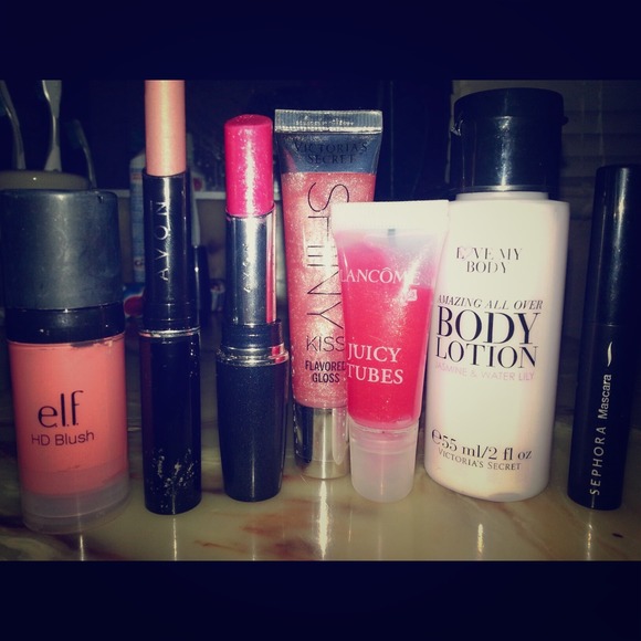 🚫SOLD🚫Makeup lot elf, Avon, Lancôme, VS