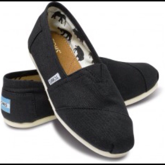 ✔SOLD Toms Black Shoes 6 like NEW