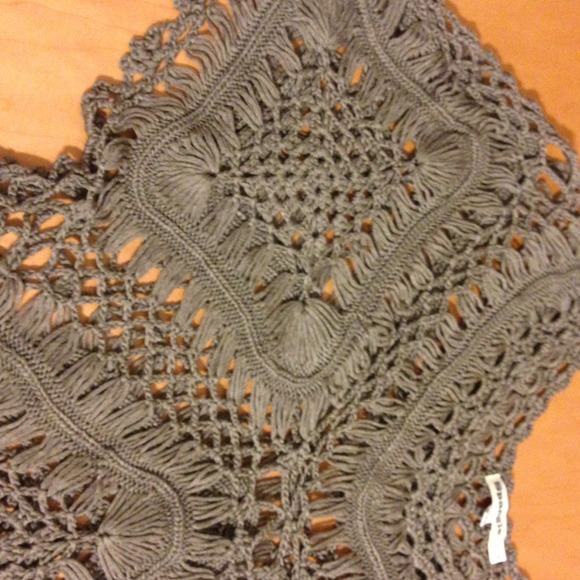 SOLD! 😊✂Reduced ✂Crochet top - Picture 3 of 3