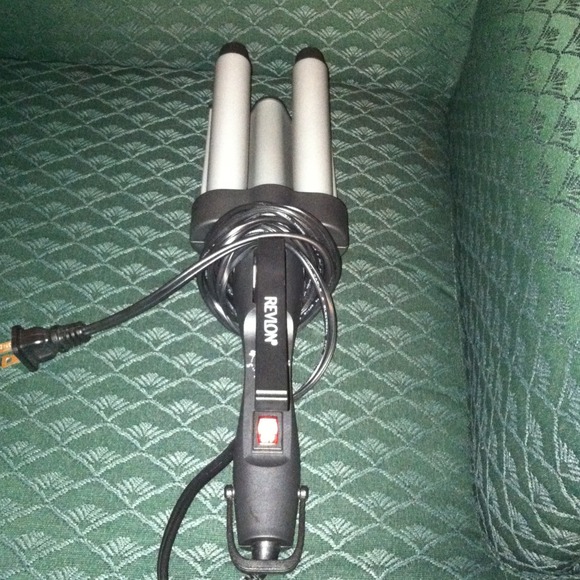 Revlon three barrell waver