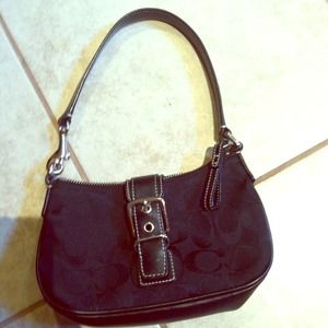 Mint Authentic COACH purse ( wristlet)