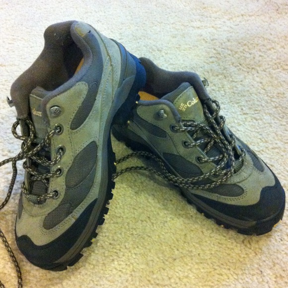 📅RESERVED📌.  Columbia razor ridge hiking shoes