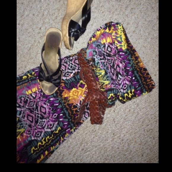 Tribal maxi dress with belt - Picture 2 of 3