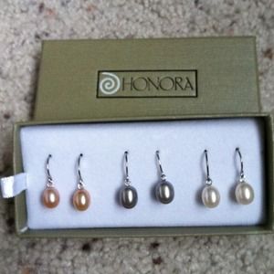 Reserved for @minipufferfish earring& necklace