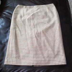 Anne Taylor pencil skirt and hose.